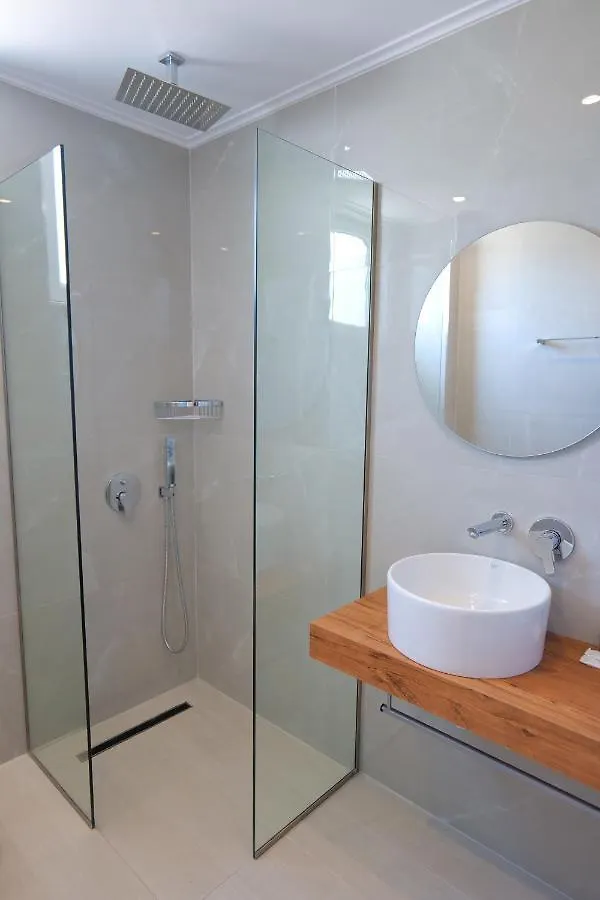 The View Hotel קסאמיל