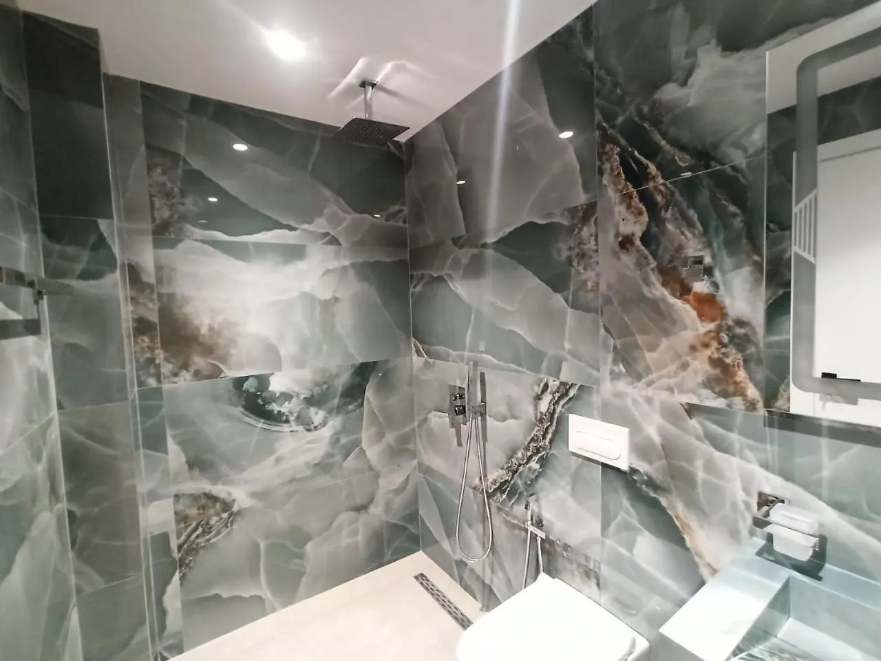 The View Hotel קסאמיל